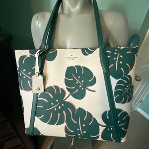 RARE Kate Spade NY Beige and Green Monstera Leaf Print Tote *straps cracking